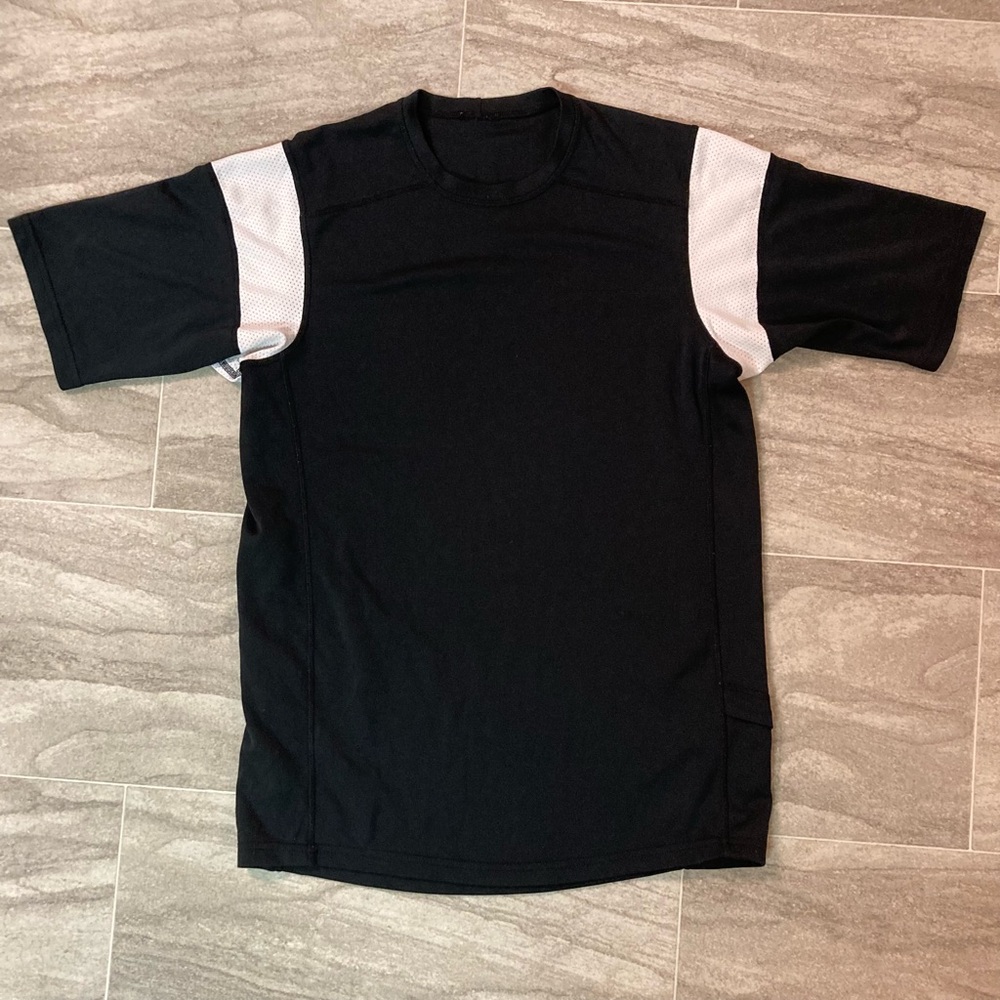 lululemon Men’s Mesh Workout Shirt White Black Multicolour Sz Medium M